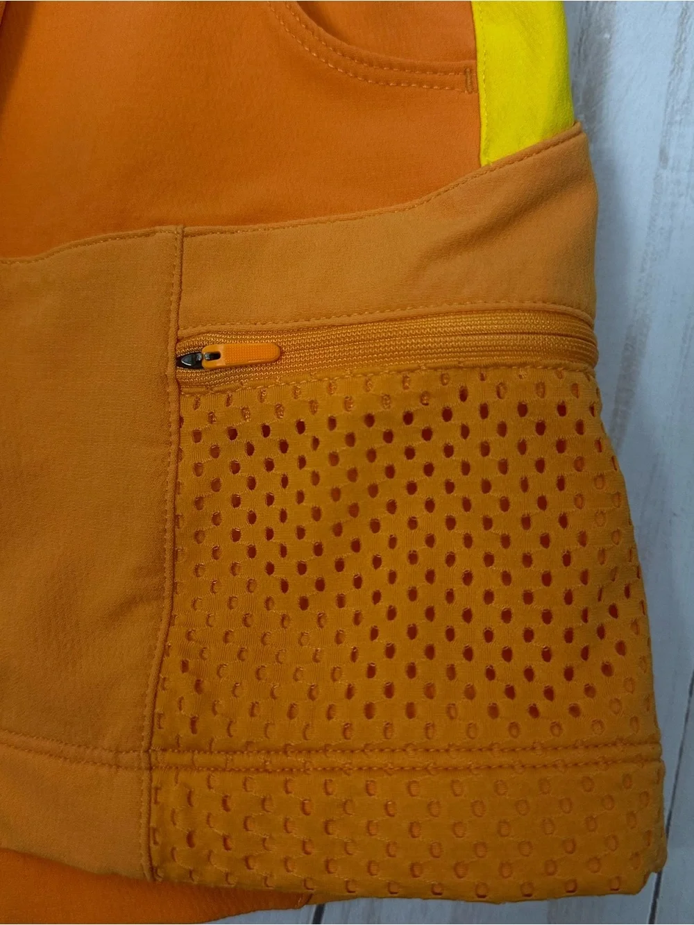 OUTDOOR VOICES RecTrek trail Skort in Sunshine/Clementine/Sun Orange - small